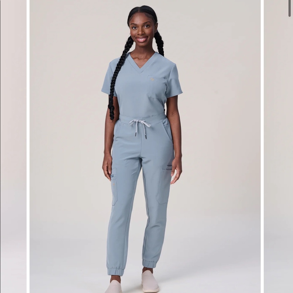 Luna Scrubs Ocean grey astra top and jogger